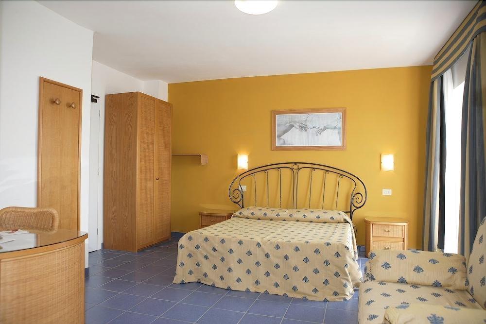 Hotel Garni' Serena Каорле Екстериор снимка