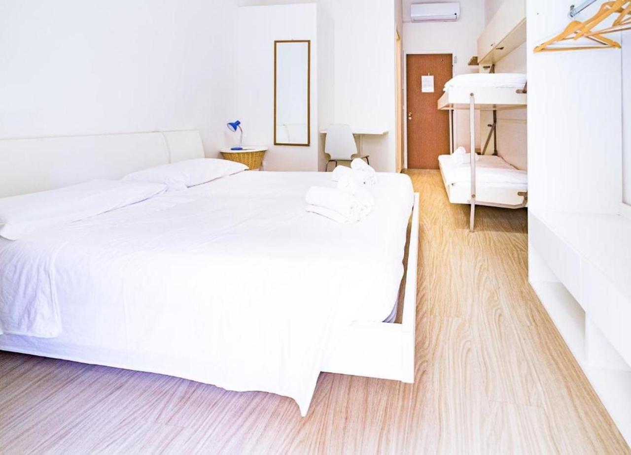 Hotel Garni' Serena Каорле Екстериор снимка