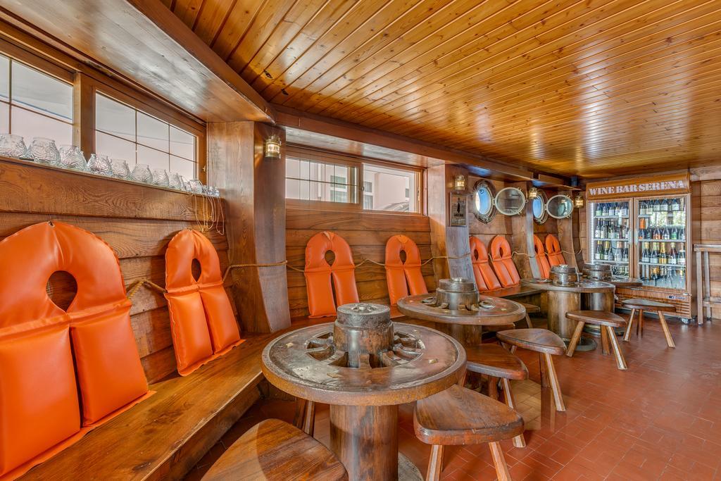 Hotel Garni' Serena Каорле Екстериор снимка