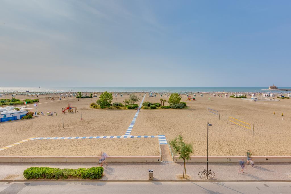 Hotel Garni' Serena Каорле Екстериор снимка