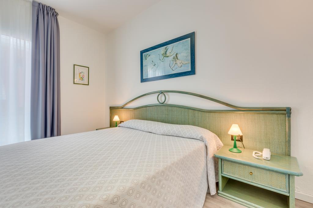 Hotel Garni' Serena Каорле Екстериор снимка