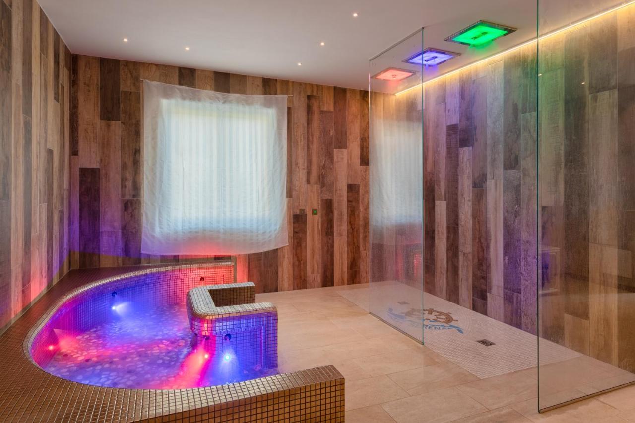 Hotel Garni' Serena Каорле Екстериор снимка