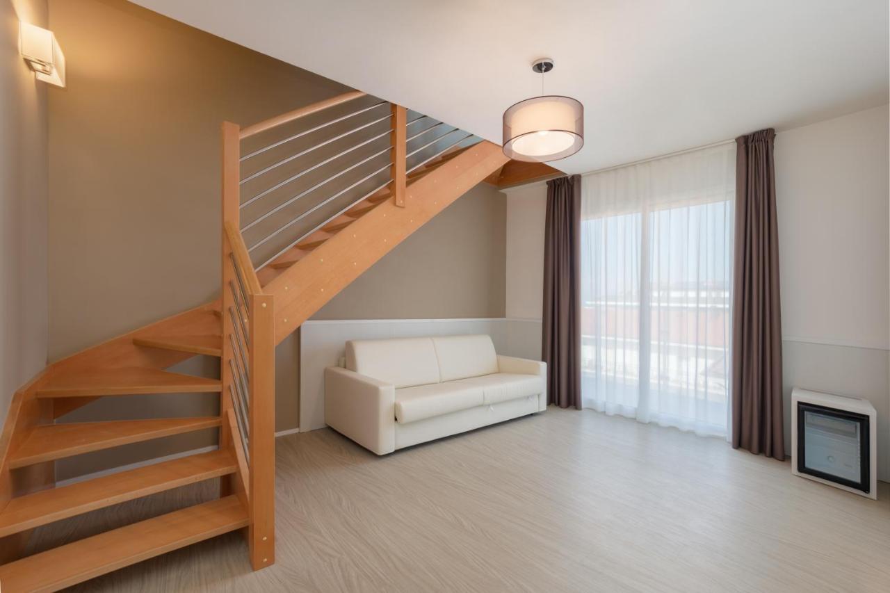 Hotel Garni' Serena Каорле Екстериор снимка