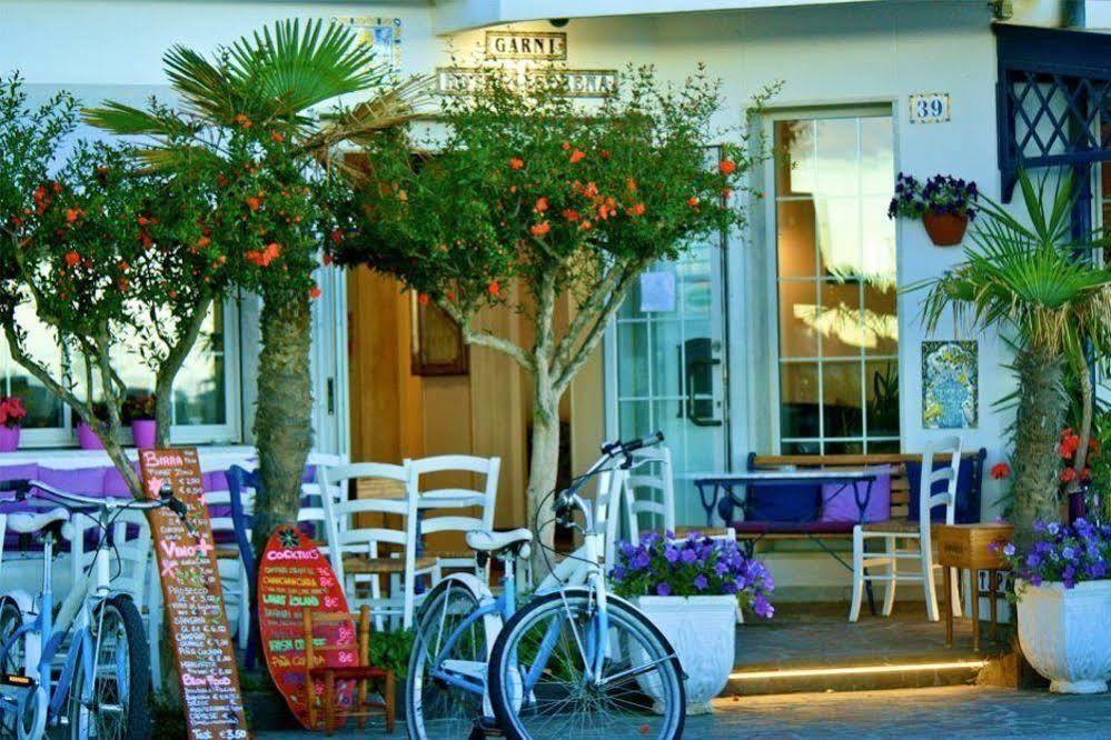 Hotel Garni' Serena Каорле Екстериор снимка