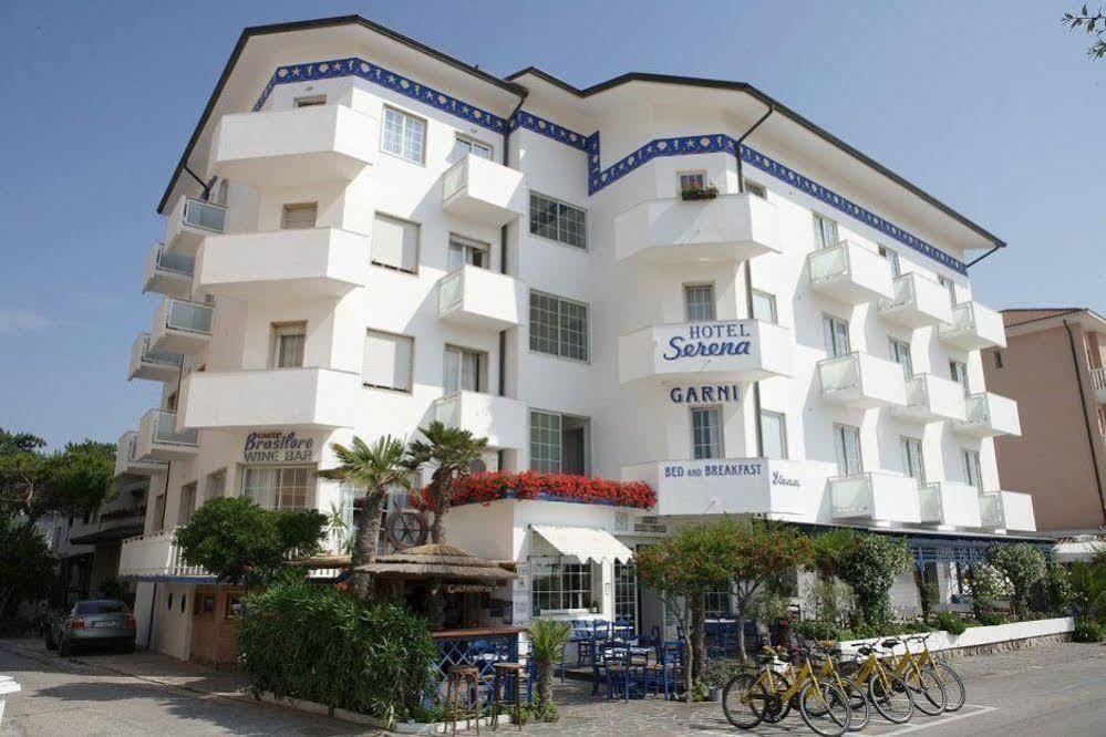 Hotel Garni' Serena Каорле Екстериор снимка