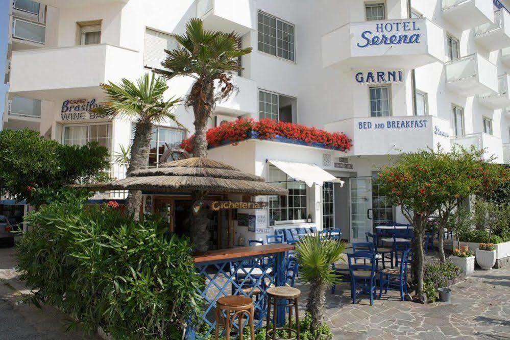 Hotel Garni' Serena Каорле Екстериор снимка