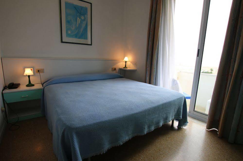Hotel Garni' Serena Каорле Екстериор снимка