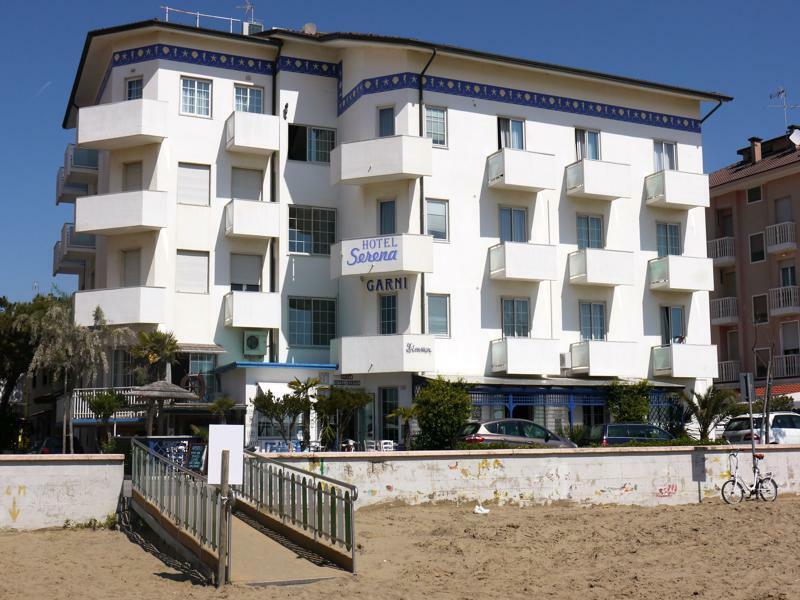 Hotel Garni' Serena Каорле Екстериор снимка